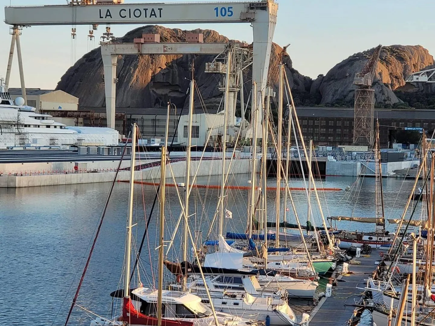Magnifique 3 Chambres, Vue Sur Le Port, Clim. لا سيوتا شقة